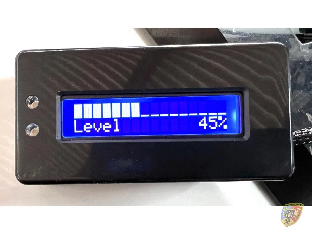 electronic engine oil level measurement