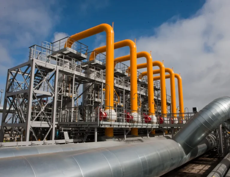 how is motor oil made from natural gas